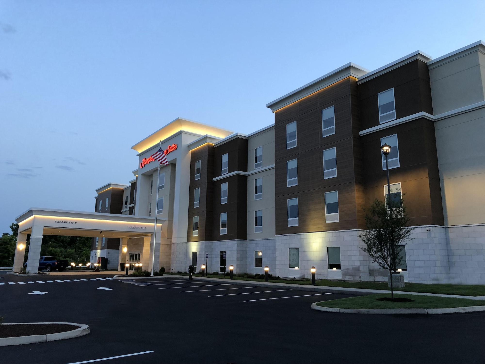 Hampton & - Hartford South Hotel 3*