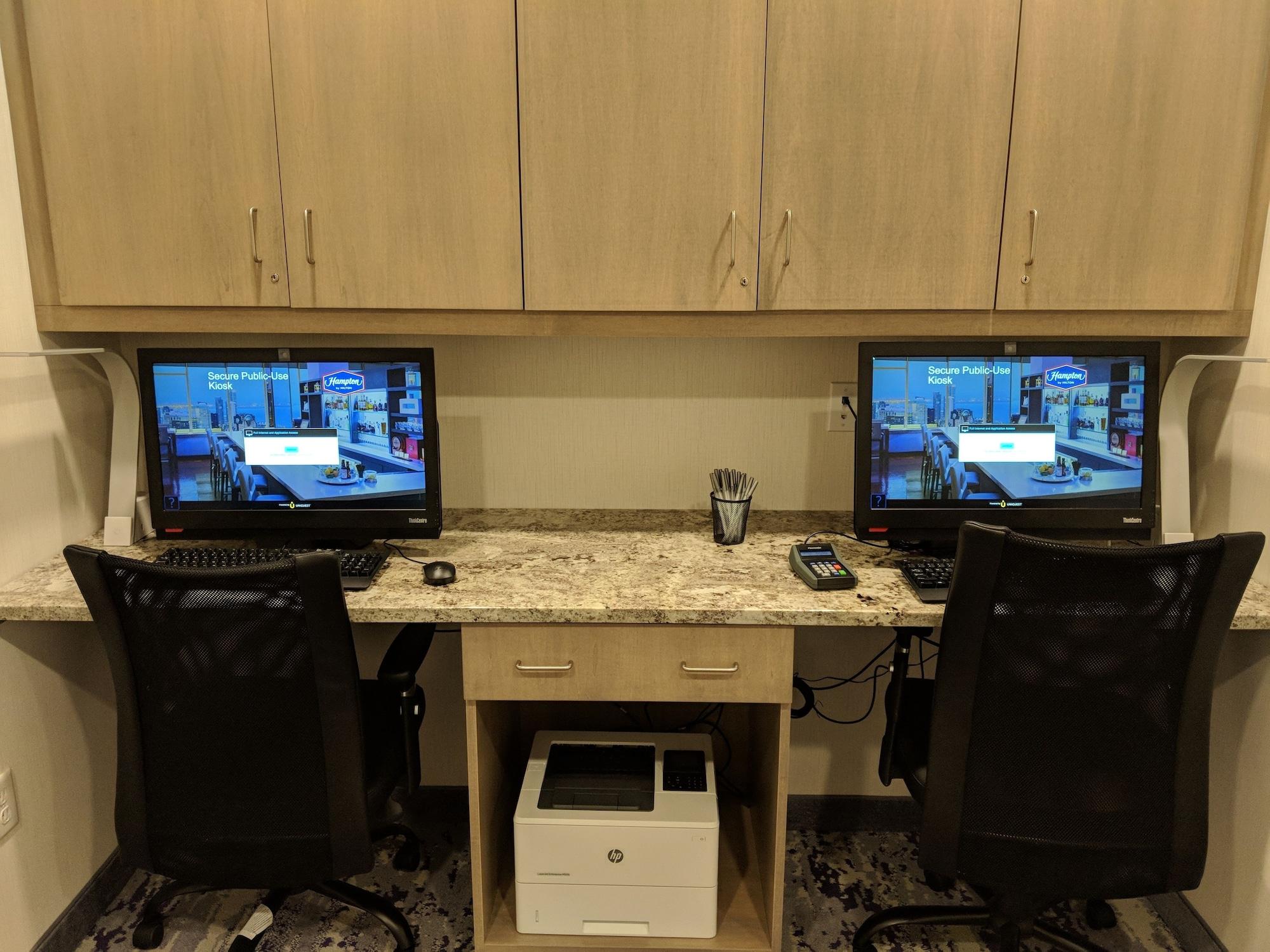 Hotel Hampton & - Hartford South 3*