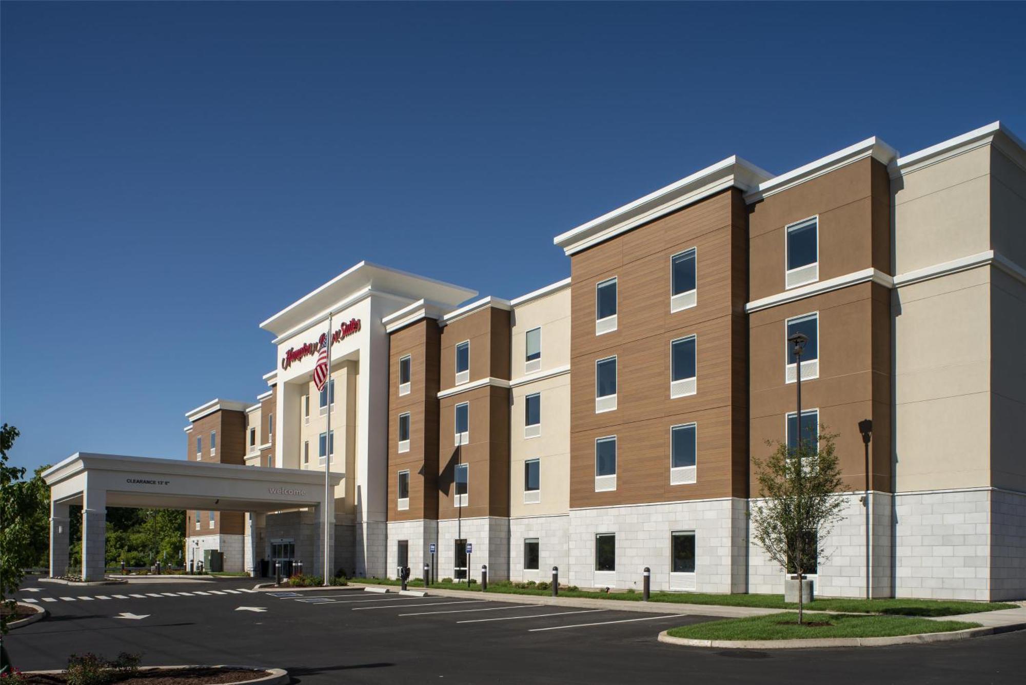 Hampton & - Hartford South Hotel