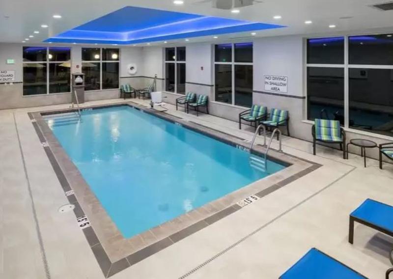 Hampton & - Hartford South Hotel 3*